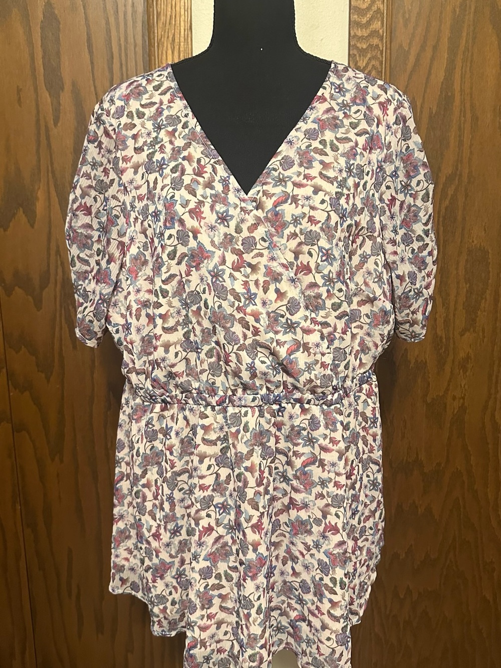 Women's Torrid Floral V-Neck Top - Cream with Pink & Blue Floral